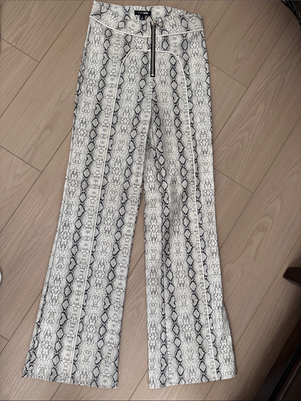 Fashion Nova Black & White Snake Print Wide-Leg Pants